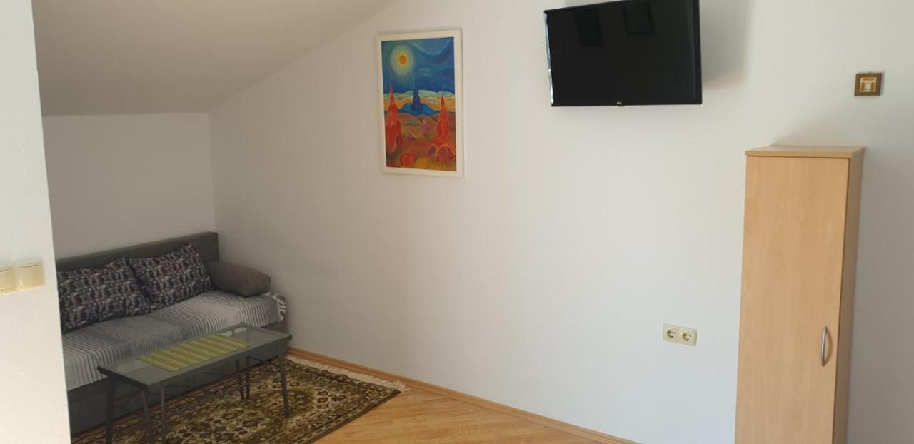 Apartment Roglic Rab Town Extérieur photo