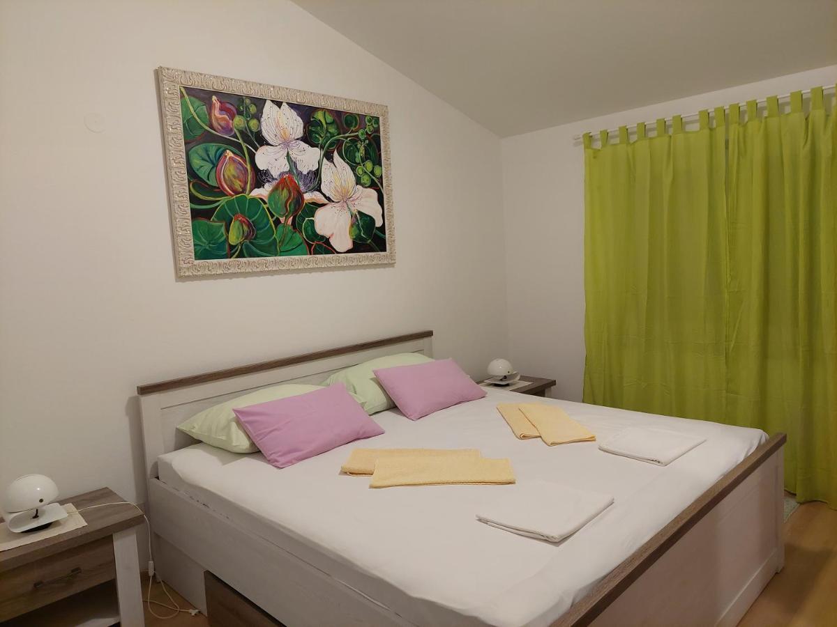 Apartment Roglic Rab Town Extérieur photo